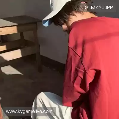 侯跃雯